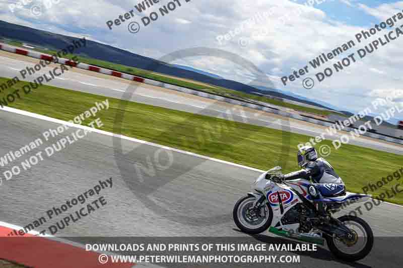 cadwell no limits trackday;cadwell park;cadwell park photographs;cadwell trackday photographs;enduro digital images;event digital images;eventdigitalimages;navarra;no limits trackdays;peter wileman photography;racing digital images;trackday digital images;trackday photos